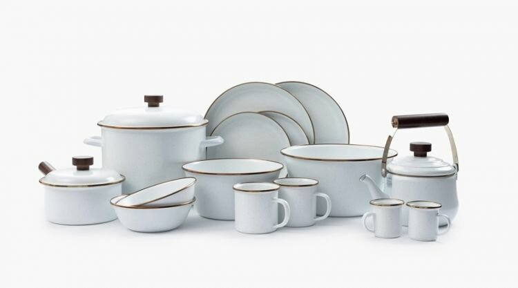 Barebones-emaille-servies